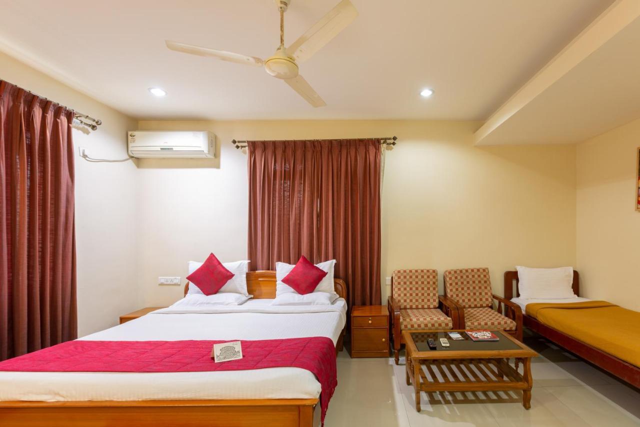 Kstdc Hotel Mayura Velapuri Belur Esterno foto