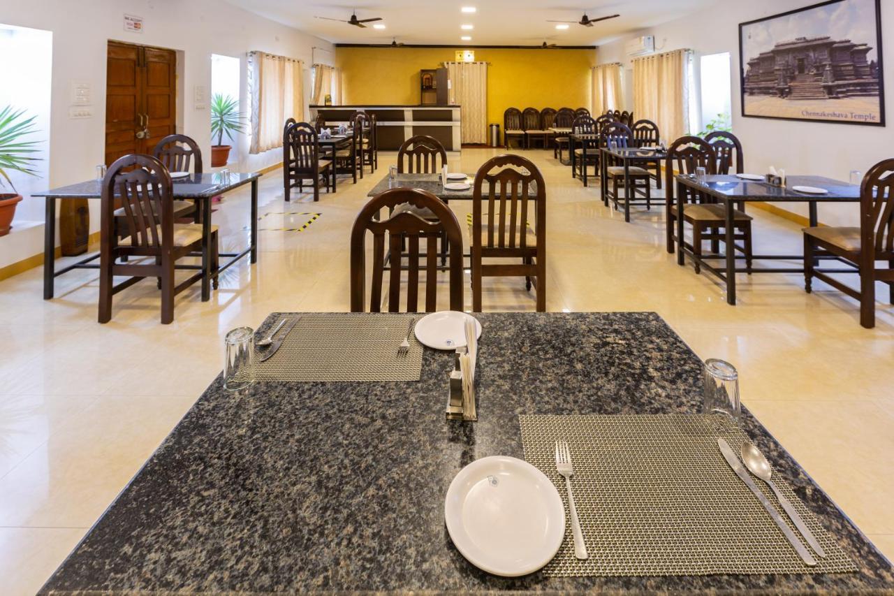 Kstdc Hotel Mayura Velapuri Belur Esterno foto