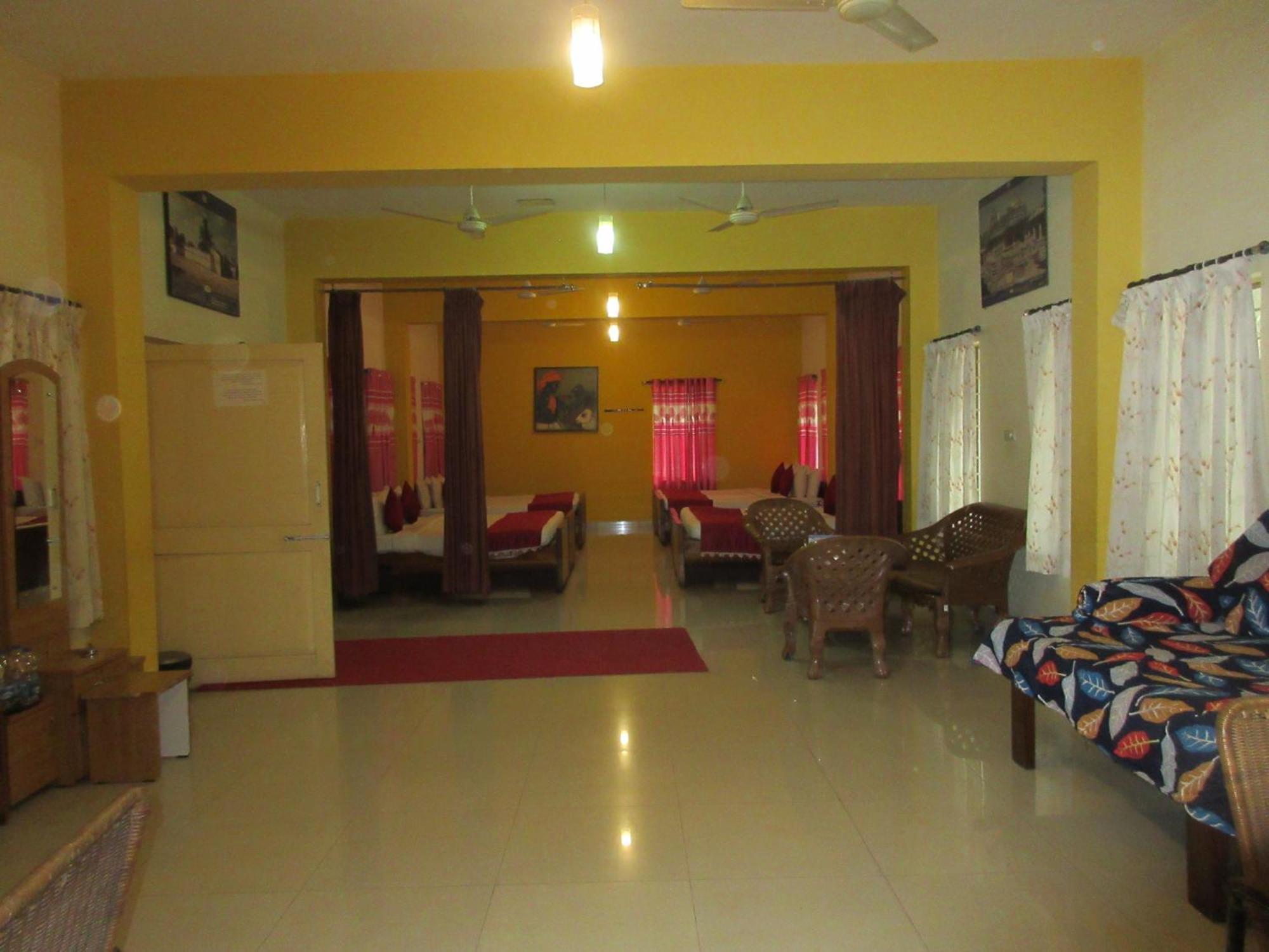 Kstdc Hotel Mayura Velapuri Belur Esterno foto