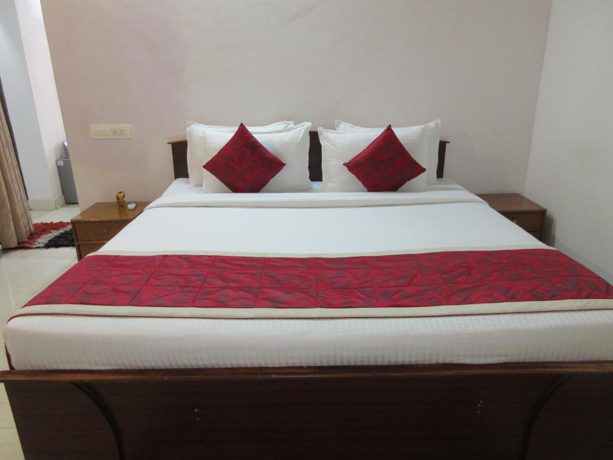 Kstdc Hotel Mayura Velapuri Belur Esterno foto
