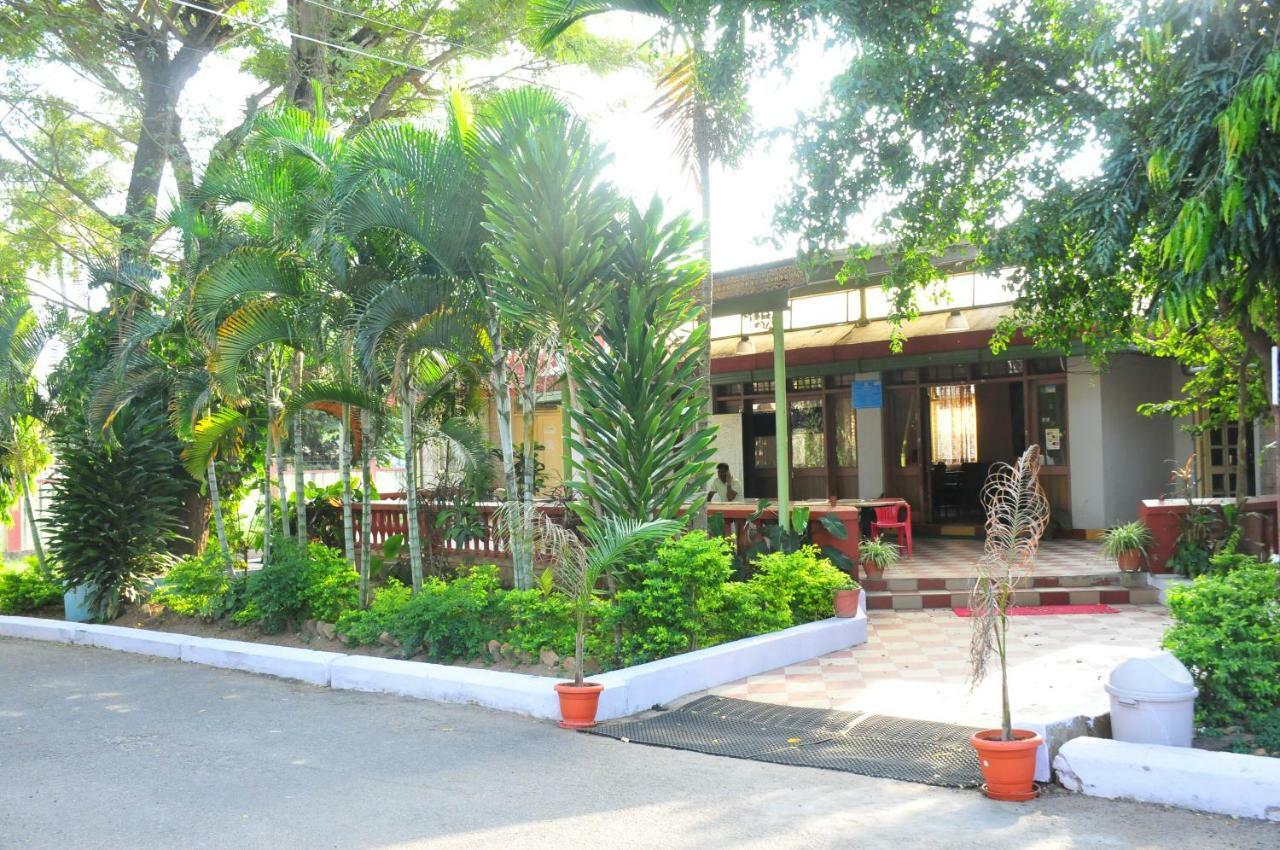 Kstdc Hotel Mayura Velapuri Belur Esterno foto