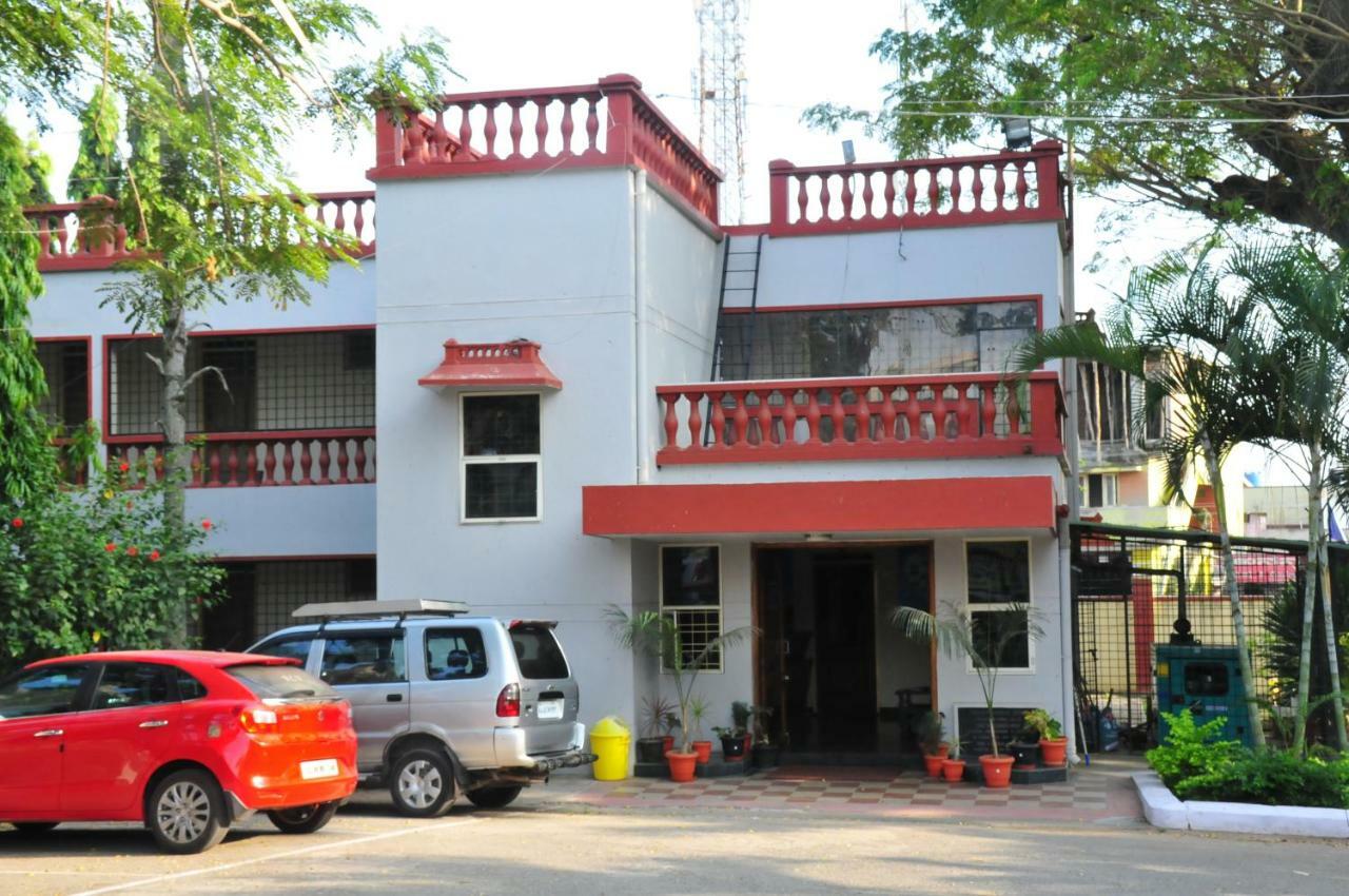 Kstdc Hotel Mayura Velapuri Belur Esterno foto