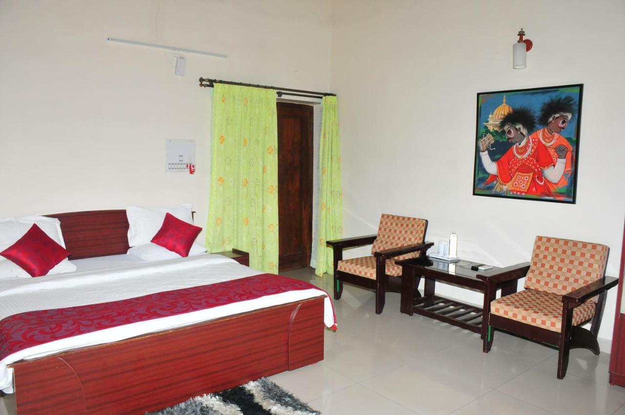 Kstdc Hotel Mayura Velapuri Belur Esterno foto