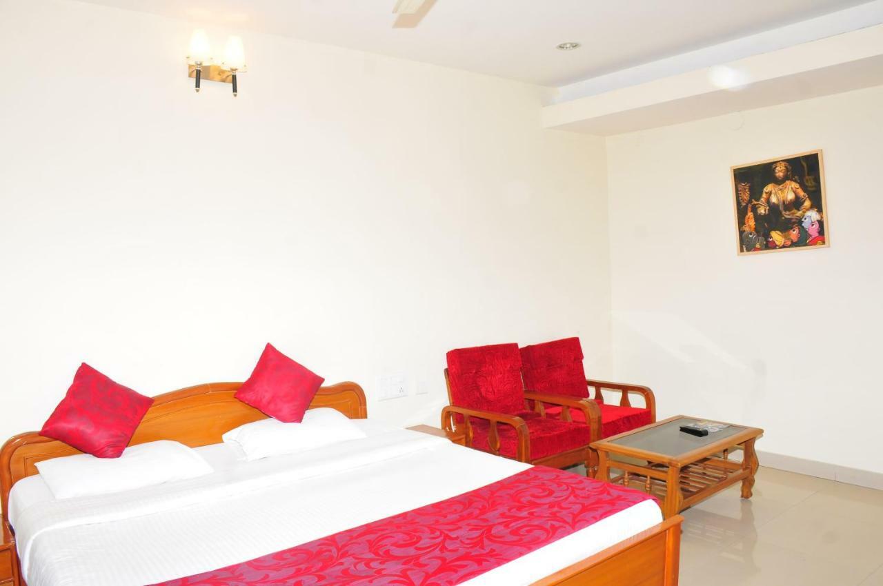 Kstdc Hotel Mayura Velapuri Belur Esterno foto